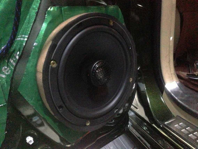 音乐随身享 车改坊哈尔滨店丰田霸道改装美国霸