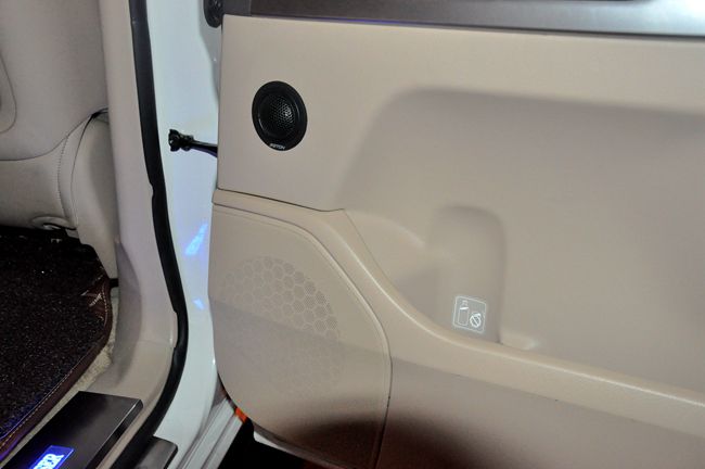 品车趣生活 北京集结车尚丰田陆巡5700改装德国