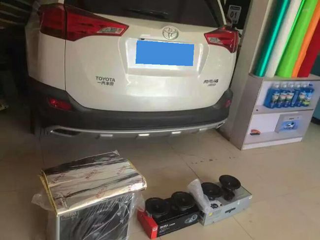 音质浓郁味道正好 新疆车佳坊丰田RAV4改装ETON和