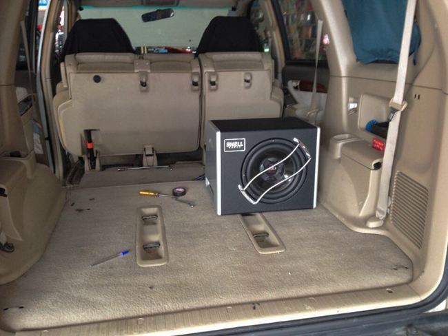 音乐的百态需求 车改坊（汕头店）丰田霸道改装