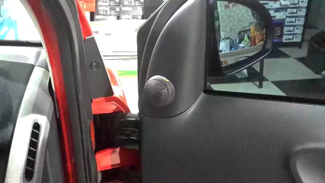 简改音质大不同 新疆车佳坊奔驰smart改装德国E