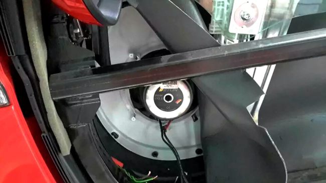 简改音质大不同 新疆车佳坊奔驰smart改装德国E