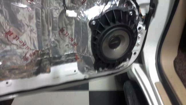 轻换装重享受 新疆车佳坊兰德酷路泽改装TEC和霸