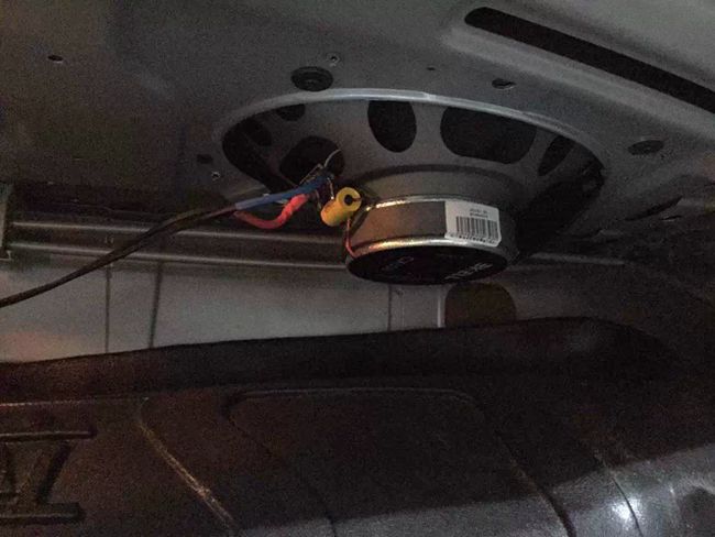 音质轻升级 新疆车佳坊丰田卡罗拉改装美国霸克