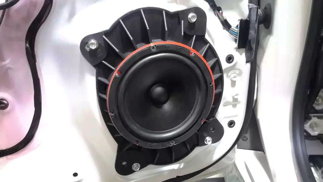 选人所选 新疆车佳坊兰德酷路泽改装美国霸克音