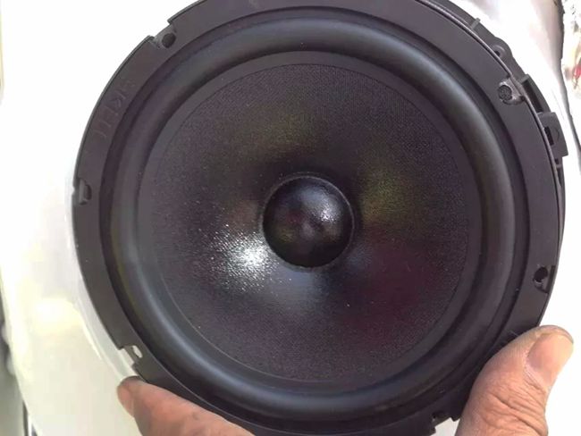 大热小升级 新疆车佳坊起亚智跑改装美国霸克音