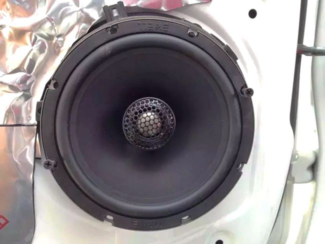 大热小升级 新疆车佳坊起亚智跑改装美国霸克音