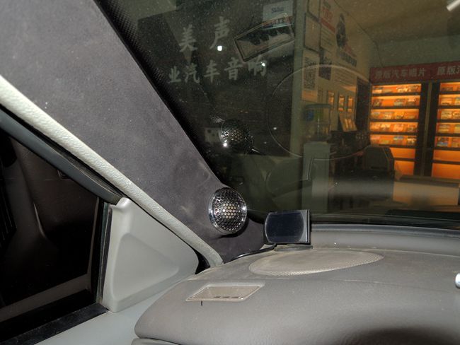 音乐独具品味 太原美声大众桑塔纳改装美国霸克