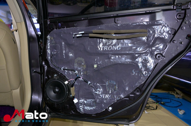 无损升级音质 广州帝锐日产天籁改装美国霸克音