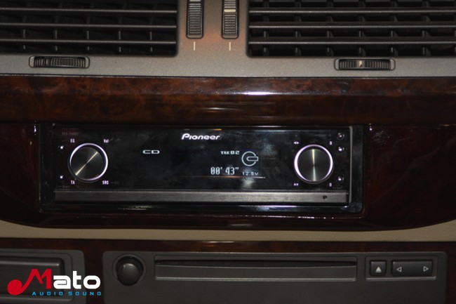 柳州丽声音乐宝马760改装德国ETON汽车音响