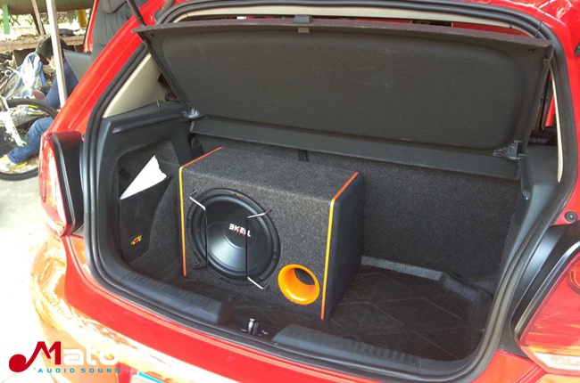 震撼低频 龙岩天诚大众POLO改装美国霸克音响