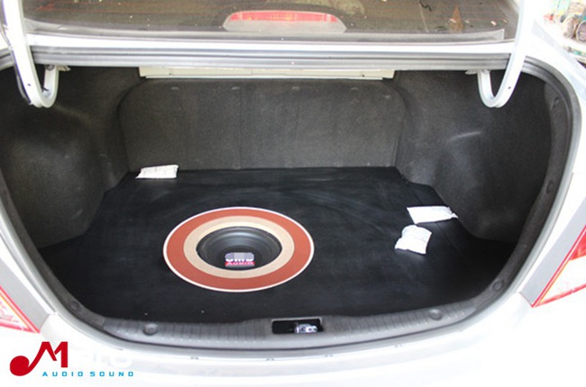 音乐初体验 顺德百佳现代瑞纳改装美国霸克音响