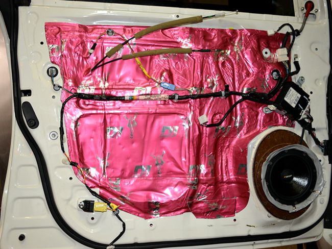 畅享音乐非凡 沈阳易阳兰德酷路泽改装ETON和AR