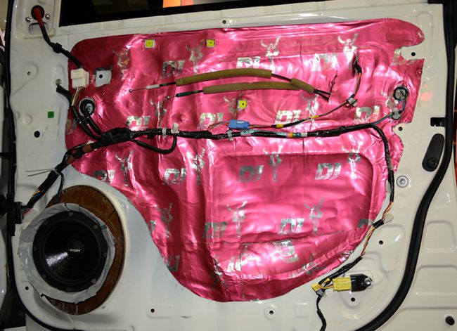 畅享音乐非凡 沈阳易阳兰德酷路泽改装ETON和AR