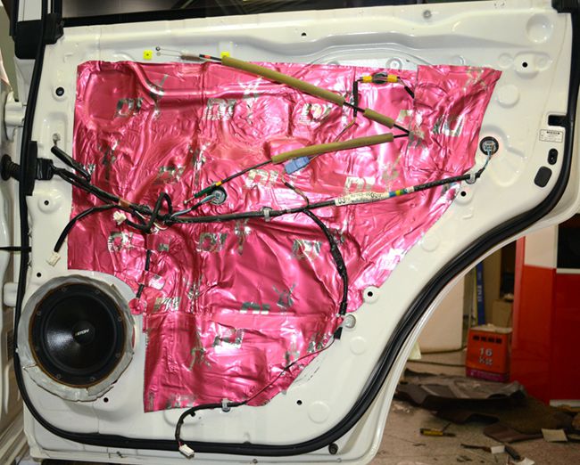 畅享音乐非凡 沈阳易阳兰德酷路泽改装ETON和AR