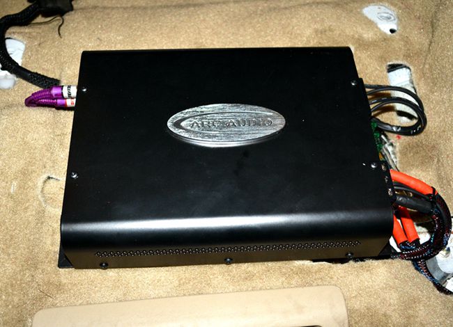 畅享音乐非凡 沈阳易阳兰德酷路泽改装ETON和AR