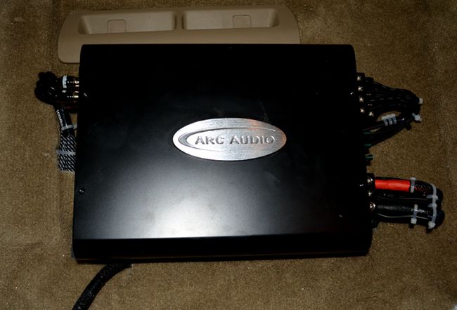 畅享音乐非凡 沈阳易阳兰德酷路泽改装ETON和AR