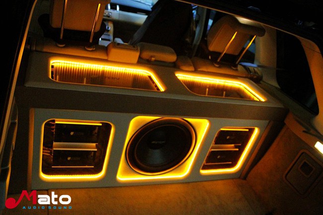 上海音豪路虎揽胜改装德国ETON汽车音响