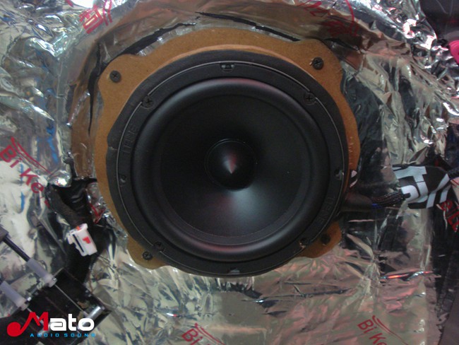 感受音乐魅力 扬州心声驾道起亚K5改装美国霸克