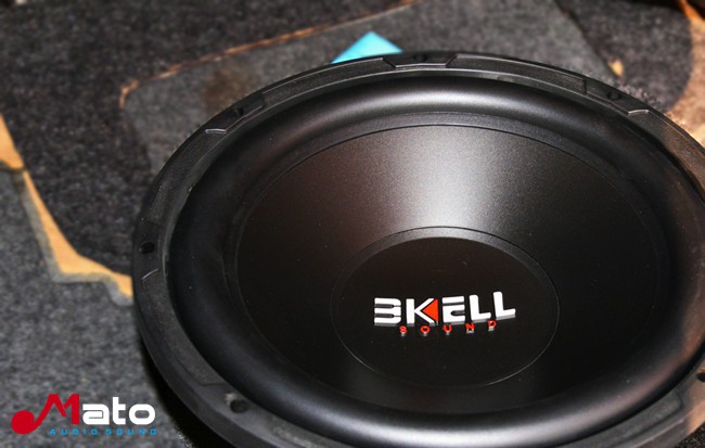 兼顾多种音乐风格 广州帝锐本田雅阁改装TEC、霸