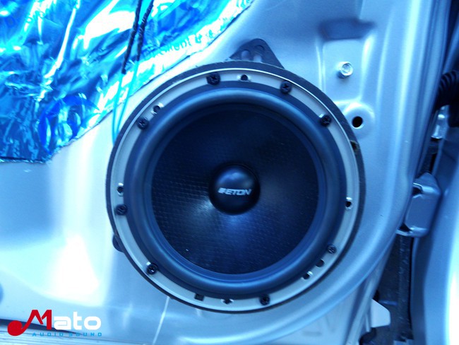  娄底车声缘哈弗H6改装ETON和霸克音响