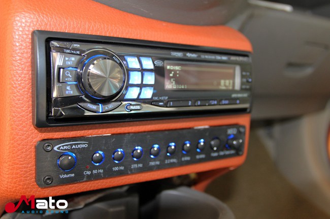 音乐的精神需求 日产阳光改装全套美国霸克音响