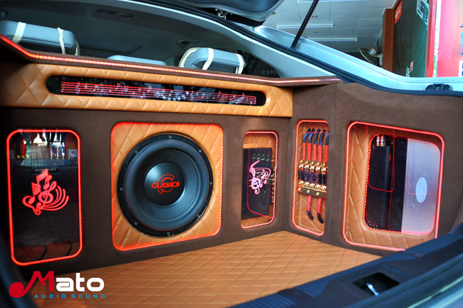 佛山百佳斯柯达明锐改装意大利TEC和美国ARC音响 