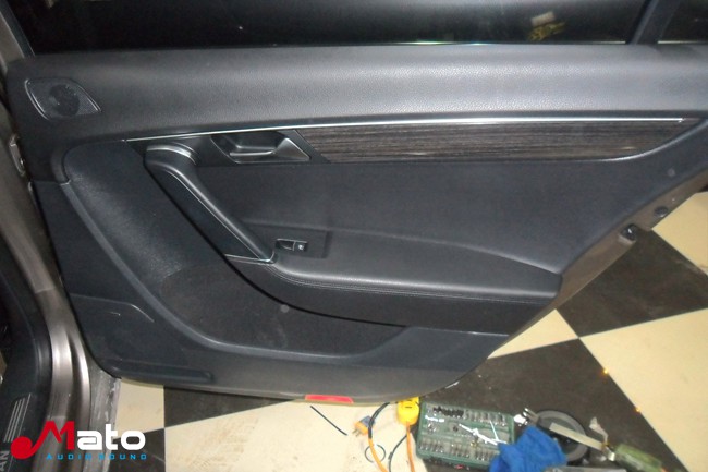 新疆车佳坊大众迈腾改装霸克和ETON音响