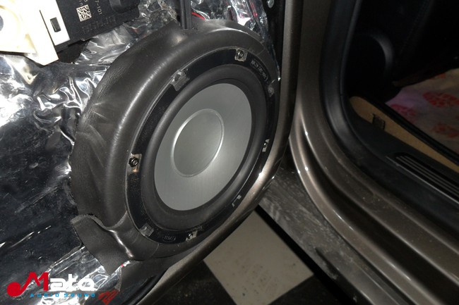 新疆车佳坊大众迈腾改装霸克和ETON音响