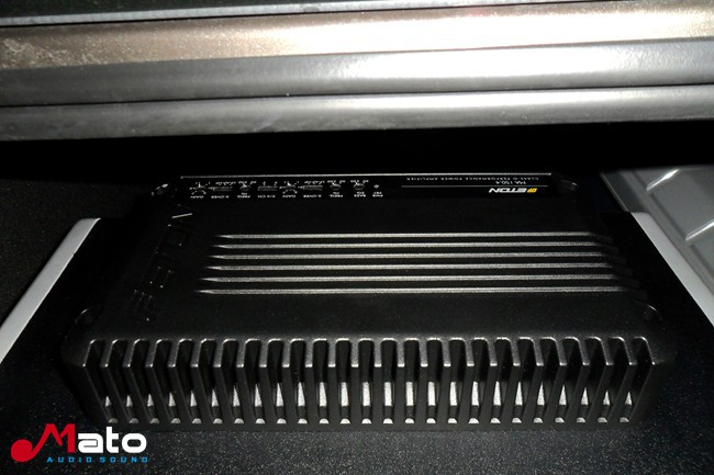 新疆车佳坊大众迈腾改装霸克和ETON音响