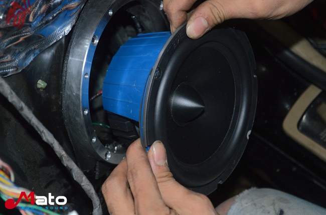 听得见改变 汕头飞龙本田雅阁改装霸克和ETON音响