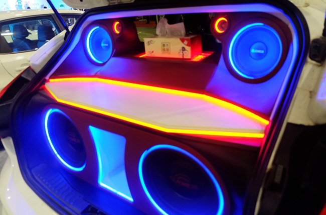 车改坊汽车影音连锁（淮安店）福特福克斯夺下