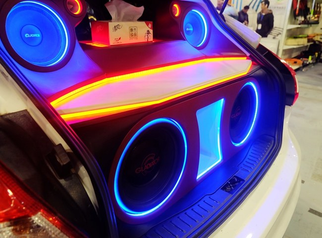 车改坊汽车影音连锁（淮安店）福特福克斯夺下