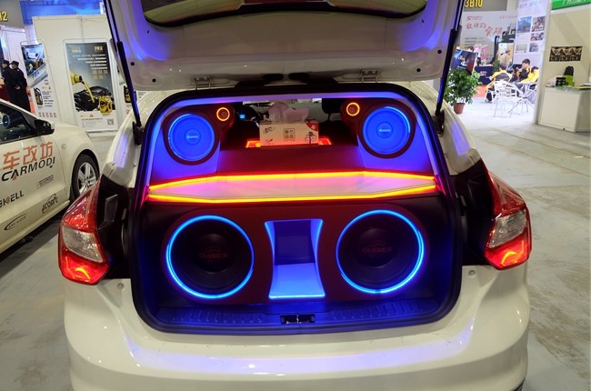 车改坊汽车影音连锁（淮安店）福特福克斯夺下