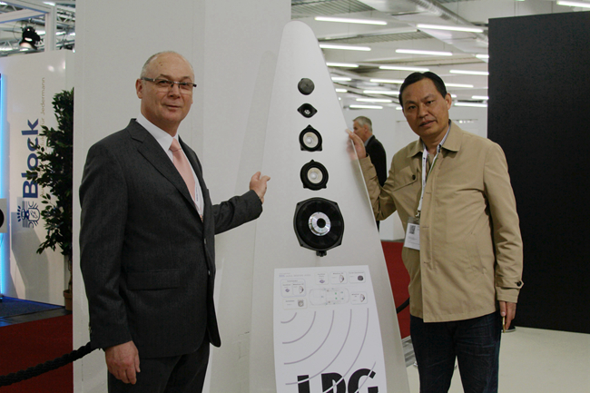 强强联合 劳斯莱斯车系全部配备德国ETON汽车音响