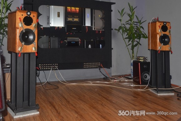 清风送暖模拟情 德国伊顿ETON MA 150.4四路D类功率