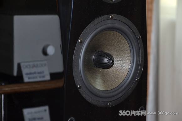 科技与艺术并进 世界著名汽车和扬声器制造商广